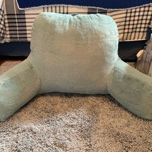 ugg pillow backrest